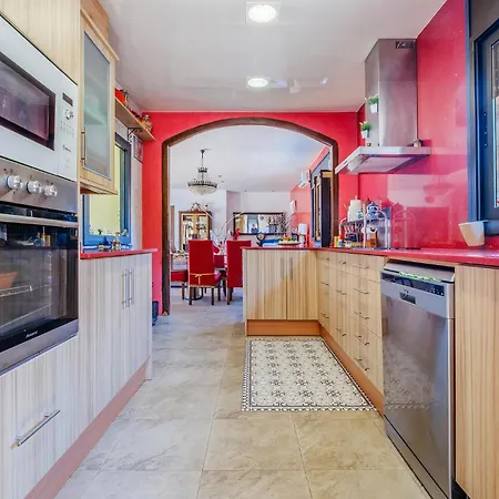Holiday home Pet Friendly In *